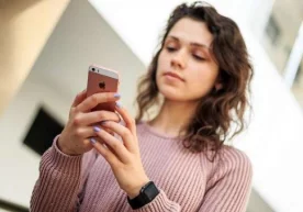 iPhone’ларни атай секинлаштиргани сабабли Apple’ни судга беришди фото