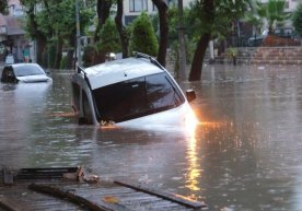 Turkiya kuchli yog‘ingarchilik tufayli suv toshqini ostida qoldi (video) фото