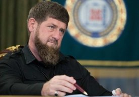 Qodirov Chechenistondan «o‘qitib tayyorlangan jangchilar» bo‘linmasi Ukrainaga jo‘nab ketganini ma’lum qildi фото