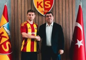 Грециянинг ПАОК клубида тўп сураётган ҳужумчи Фёдор Чалов