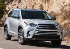 Рестайлинг қилинган Toyota Highlander кроссовери