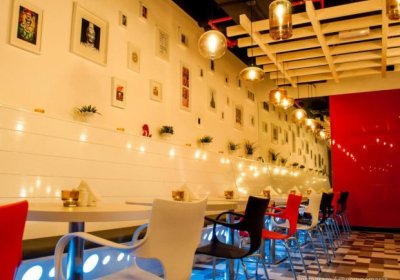 Dubaydagi restoran ishsizlarga bepul tushliklarni taklif qilmoqda фото