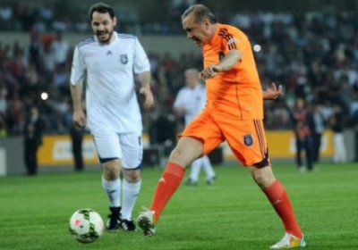 Bilasizmi Turkiya prezidenti futbol bahsida ajoyib gol urganini? (video) фото