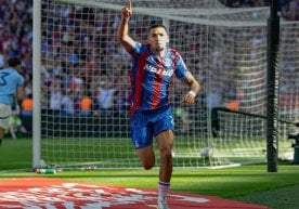 "Кристал Пэлас"нинг ўнг қанот ҳимоячиси Даниэль