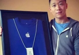 2012 yilda Sem Vankuverdagi Apple do'konida ishlagan