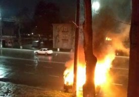 Toshkentda Damas avtomobili toʻliq yonib ketdi (video) фото