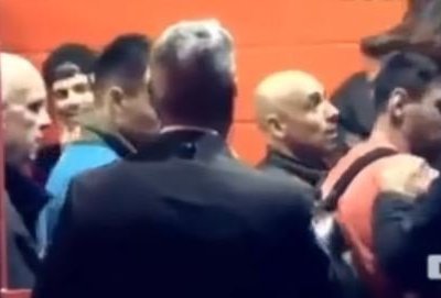 Кутилмаган кадр: Лукакунинг онаси Мессини бағрига босди (видео) фото