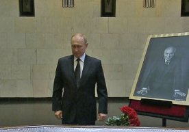 Путин Горбачёв билан видолашди. У дафн маросимида қатнашмайди фото