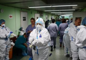 Россияда биринчи марта сутка давомида коронавирусга чалинганлар сони 15 минг кишидан ошди фото