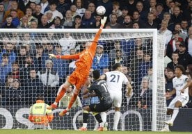 Лидс жамоасининг дарвозабони Иллан Мелье икки италиялик