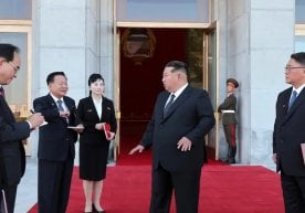 Шимолий Корея раҳбари Ким Чен Ин Пхенян умумий шифохонаси