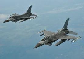 F-16 қирувчиси АҚШнинг Украинага қурол етказиб бериш