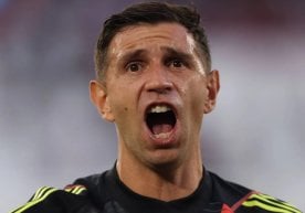 Астон Вилла дарвозабони Эмилиано Мартинес Англия