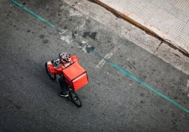 O‘zbekistonda «dostavka» xizmati bilan vaqtincha litsenziyasiz shug‘ullanish mumkin bo‘ladi фото