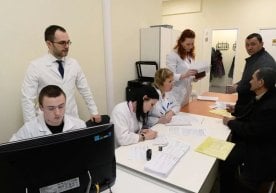 A mandatory medical examination may be introduced for foreigners entering Russia фото