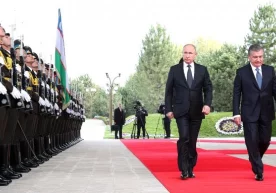 Кўксарой қароргоҳида Владимир Путинни расмий кутиб олиш маросими ўтказилди (фото) фото
