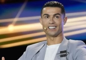 Криштиану Роналду бу сафар футбол майдонидан ташқаридаги