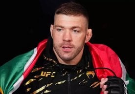 UFC ўрта вазн чемпиони Дрикус дю Плесси яқинлашиб
