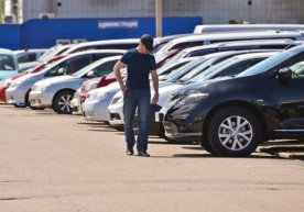 Қозоғистонлик автодилерлар долларнинг тангага нисбатан