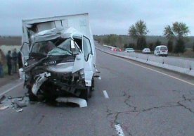 Isuzu va MAN yuk mashinalari to‘qnashdi va 25 yoshli yigit halok bo‘ldi (foto) фото