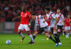 Аргентинадаги "Ривер Плейт" клуби мухлисларини