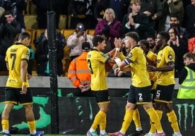 Англия Премьер-лигаси доирасида «Вулверҳэмптон» Лондоннинг