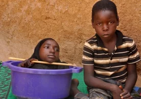 Раҳма Харуна олти ойлик бўлгунга қадар соғлом бўлган, ўша