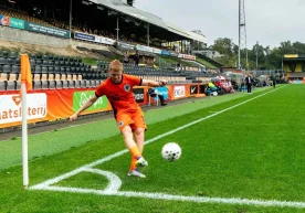 19 ёшли "АЗ Алкмаар" ярим ҳимоячиси Кеес Смит