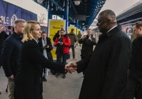 Pentagon rahbari Kiyevga e’lon qilinmagan tashrif bilan keldi фото