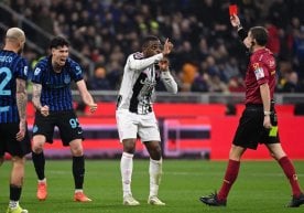 Италия футболи яна бир бор шов-шувли эпизод билан