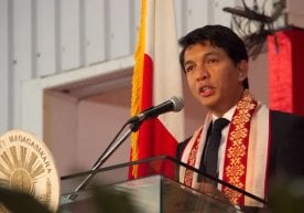 Мадагаскар президенти Андри Радзуэлина мамлакат бўйлаб,