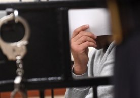 Қозоғистонда ҳожатхонада қизларни яширинча пойлаган ўзбекистонлик ушланди (фото) фото