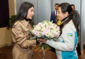 Жаҳон чемпиони Афруза Ҳамдамова Тошкентда кутиб олинди. Бу