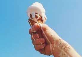 Ёзнинг иссиқ кунларида музқаймоқ энг севимли ширинлик