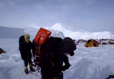Хитойлик альпинист “Замин тожи”ни қандай ишғол қилди? (видео) фото