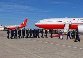 Туркия президенти Ражаб Тоййиб Эрдўған тансоқчилари Босния
