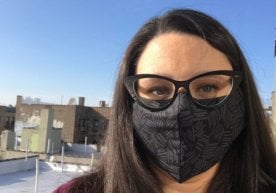 Олимлар кўзойнак таққан инсонлар коронавирусга камроқ чалинишини тасдиқлашди фото