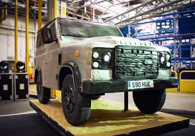 Ikki ming kishini to‘ydirsa bo‘ladigan Land Rover Defender torti (video) фото