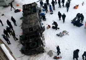 Zabaykaleda avtobus ko‘prikdan daryoga quladi, 19 kishi halok bo‘ldi (video) фото