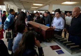 O‘zbekistonda ilk bor xorijda ishlash istagida bo‘lganlar uchun mehnat yarmarkasi o‘tkazildi фото