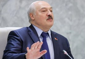 Лукашенко патрулларни ўқотар қурол билан таъминлашни буюрди фото