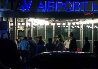 (VIDEO) Qirg‘iziston prezidentini hushsiz holda aeroportdan olib chiqib ketishdi фото