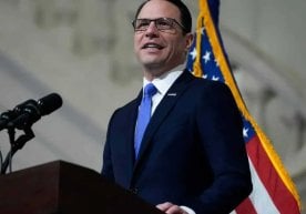 Пенсильвания губернатори Жош Шапиро ўзбекистонлик фуқаро