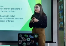 Foto: «Asia Plus» Shvetsiyalik 16 yoshli Greta Tunberg