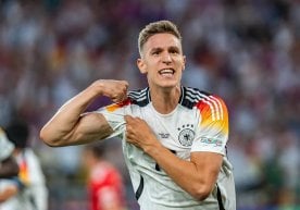 Дортмунднинг «Боруссия» клубида тўп сураётган марказий