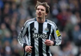 «Нюкасл» бош мураббийи Эдди Хау германиялик ҳужумчи Ник