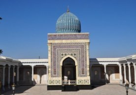 Shavkat Mirziyoyev Imom Al-Buxoriy nomidagi xalqaro tadqiqot markazi loyihasi bilan tanishdi фото