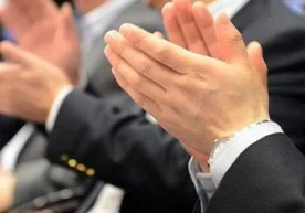 «Maddohning yuziga tuproq soching!» (Hadis) Maddohlik –
