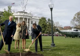 АҚШ ва Франция президентлари Дональд Трамп ва Эммануэль