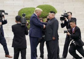 АҚШ президенти Дональд Трамп ва Шимолий Корея етакчиси Ким